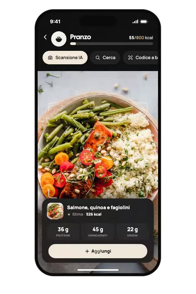 La schermata dell'alimentazione dopo la scansione di una foto: salmone, quinoa e fagiolini, 526 kcal, pronto da aggiungere.
